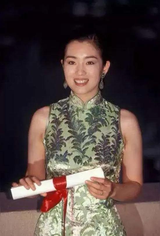 巩俐和章子怡谁更漂亮?巩俐和章子怡都是顶级美女，是国际巨星，也都很美很有气场。