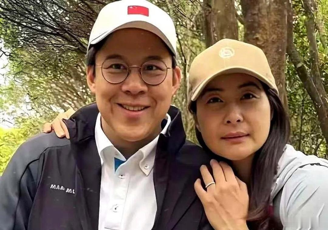一个44岁的“豪门太太”，出门不化妆衣服也不穿得闪闪发光，结果还能把评论区刷爆，