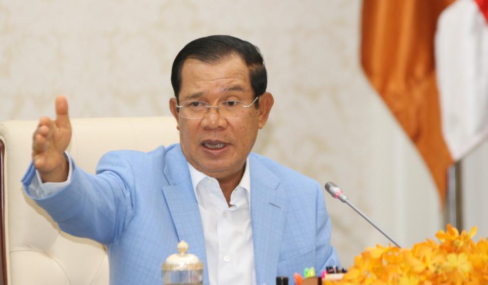 王位不是椅子，是印章！没国王盖章，坦克也只能原地轰油门。洪森一家掌实权三十年，首