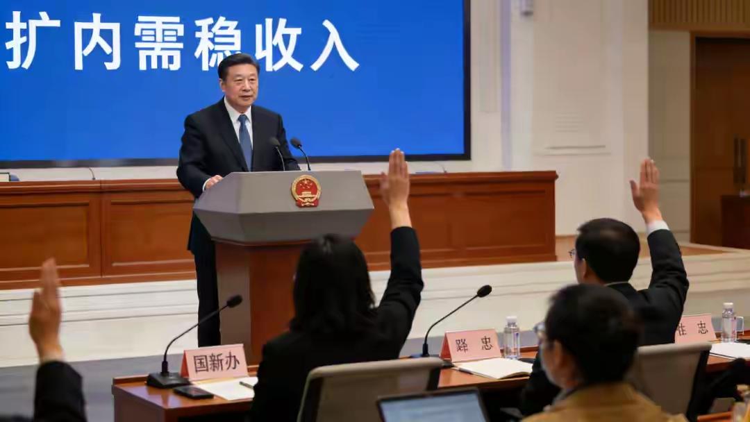 一天三场高层重磅发布，楼市重大利好，这样的消息仿佛一道闪电，瞬间点亮了许多普通人