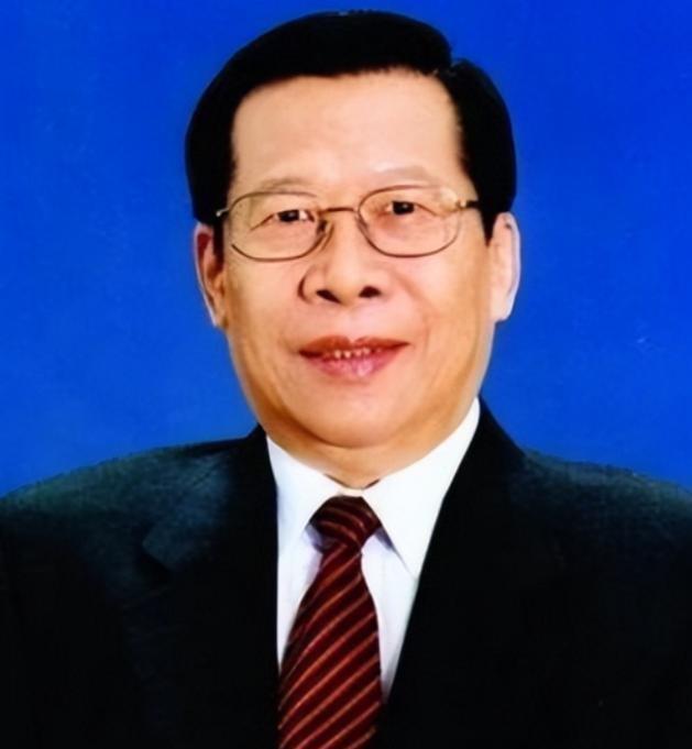 1993年，时任中央电视台台长的杨伟光，在没有上报的情况下，在《新闻联播》之后插
