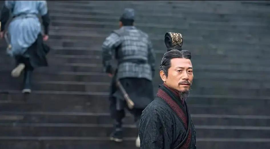 《寻秦记》电影版最狠的一刀，是“背叛”了原版。它删光了嫪毐、吕不韦。只留下