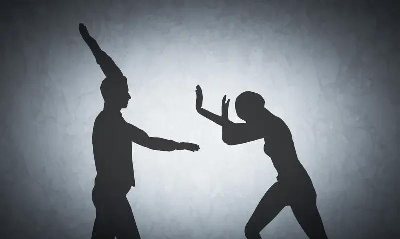 心眼坏之人会有如下表现1、常常谎话连篇。2、容不得人好过。3、爱欺负弱小者