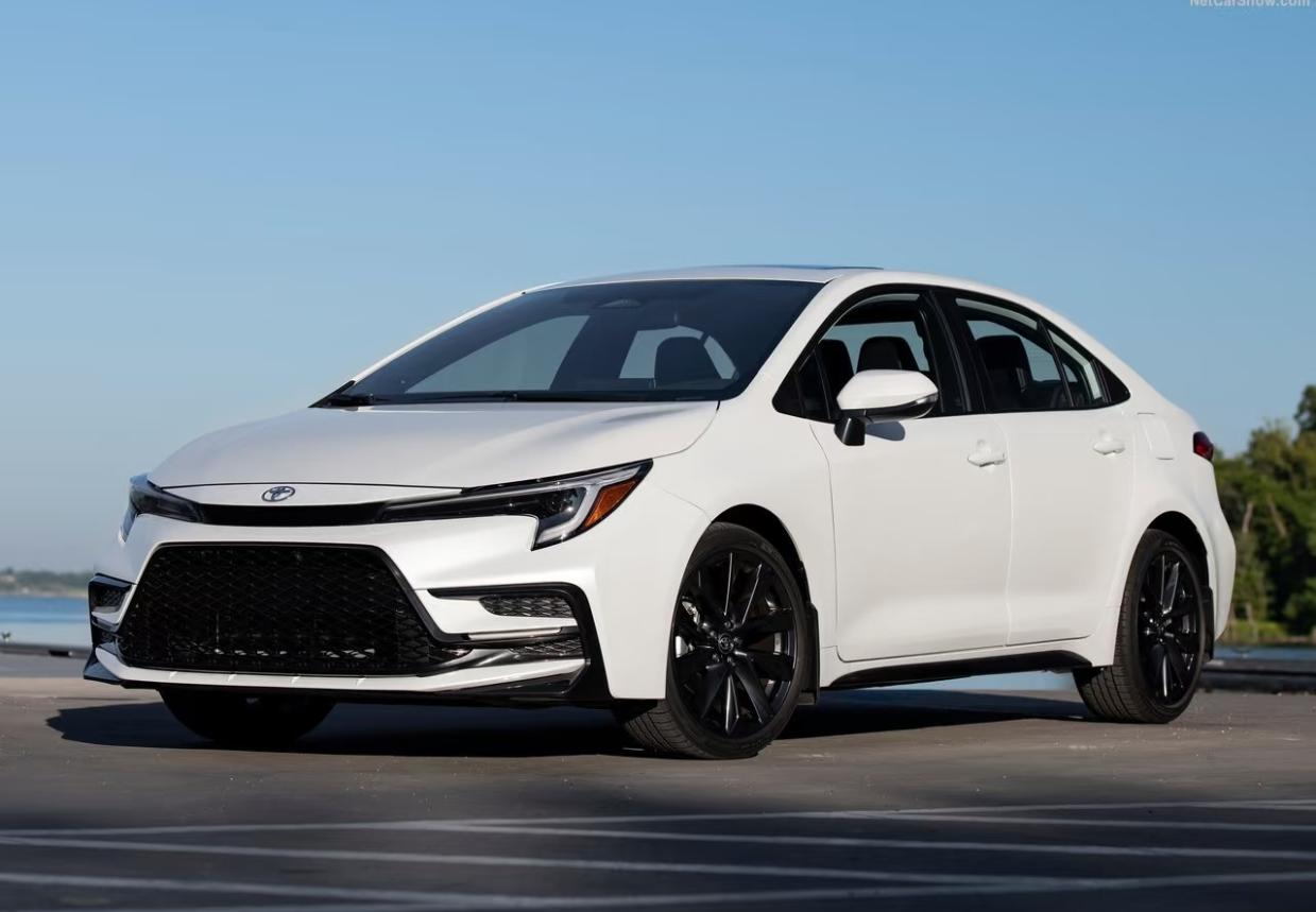 卡罗拉2.0L版杀入11万级市场凯美瑞同款2.0L发动机+2750mm轴距，