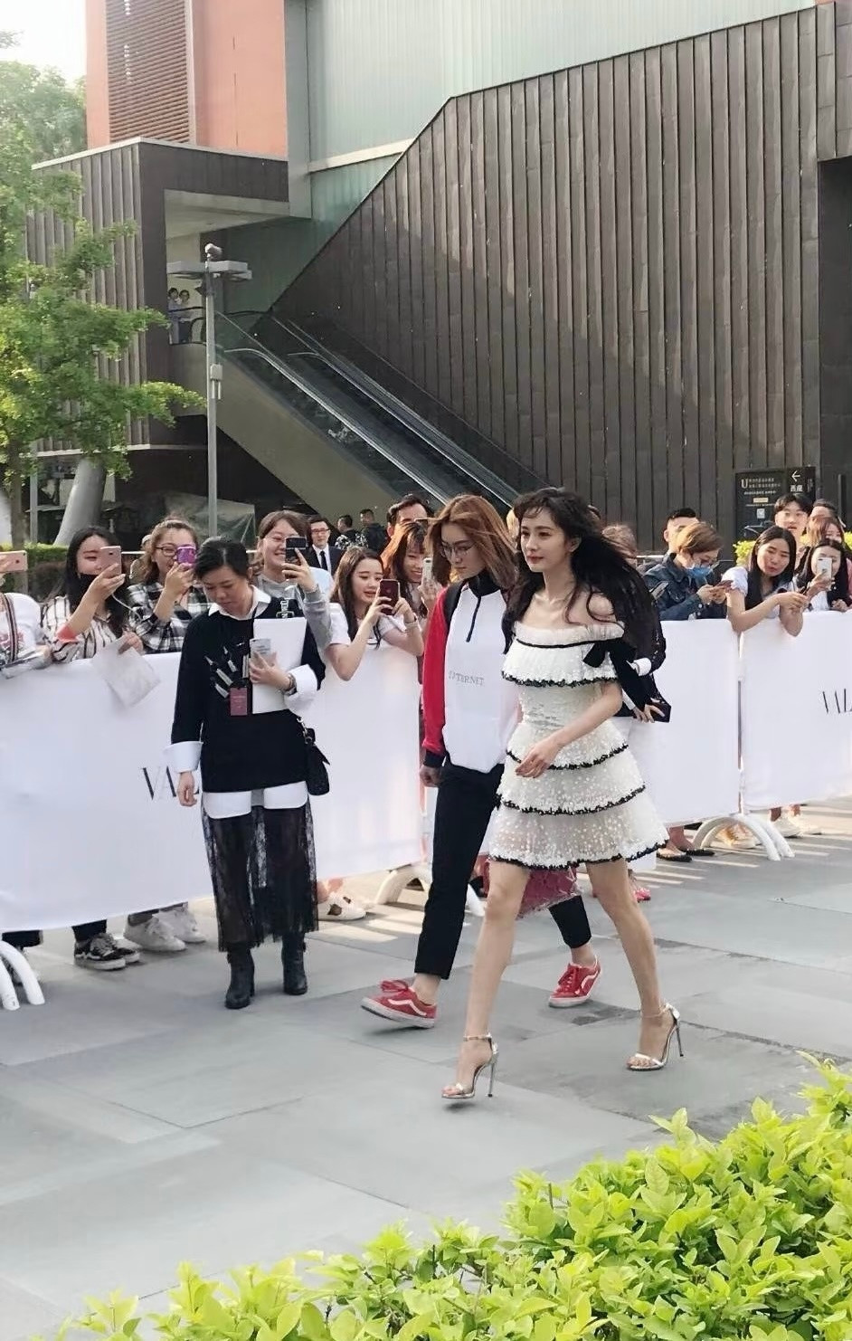 论最喜欢的一条蛋糕裙那个时期完全芭比洋娃娃有点小时代那个时期的味道….