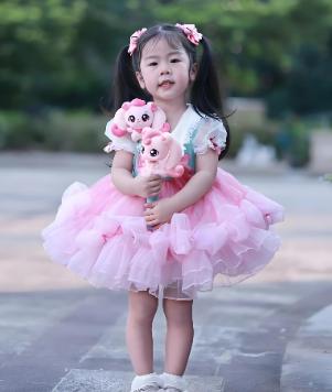一位遗传学博士说：“你要是生了女儿，你的女儿也生了女儿，你的基因就不会断下去