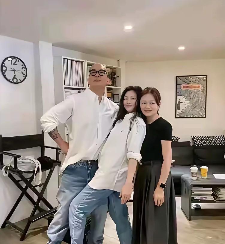 大S怎么会喜欢具俊晔这种人呢？如果她再婚对象不是具俊晔或许不会是这种结局！说实话