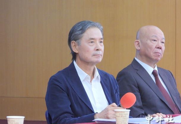太尴尬啦，马英九基金会记者会现场，一名自称是会计师的民众轮番提问质疑金溥聪开记者