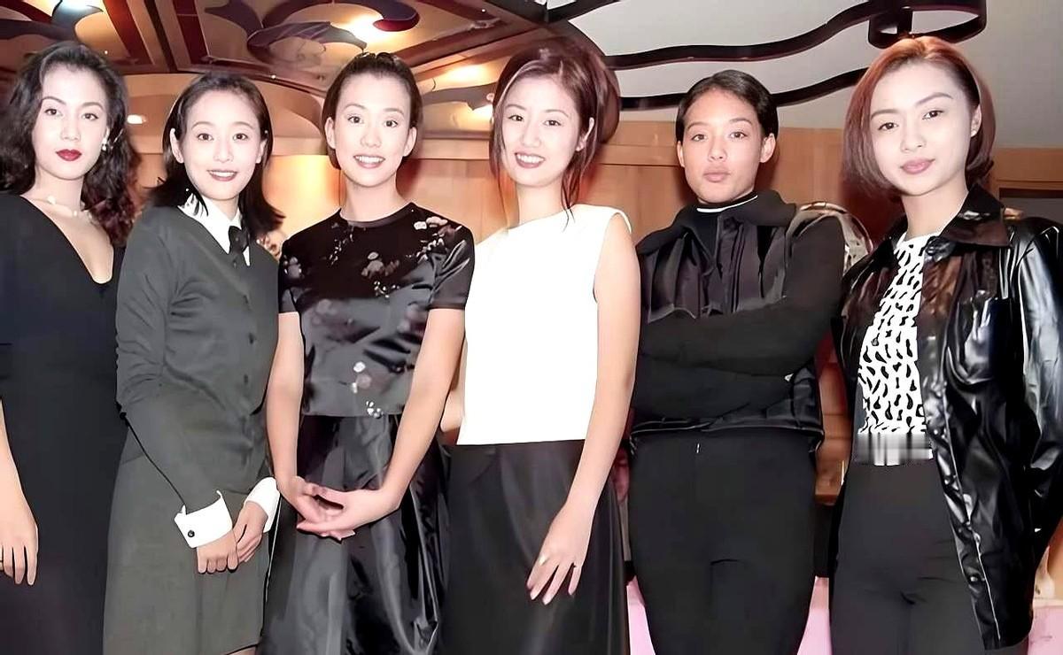 舒淇这蜕变，简直是教科书级别的逆袭！早年被嘲“非洲嘴”、“垫底颜值”，旧照里皮肤