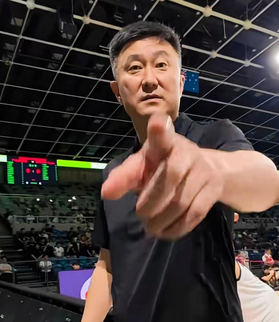 理性讨论！广东宏远下赛季球星队内座次排序，杜锋三选一为核心。【更衣室老大】胡明
