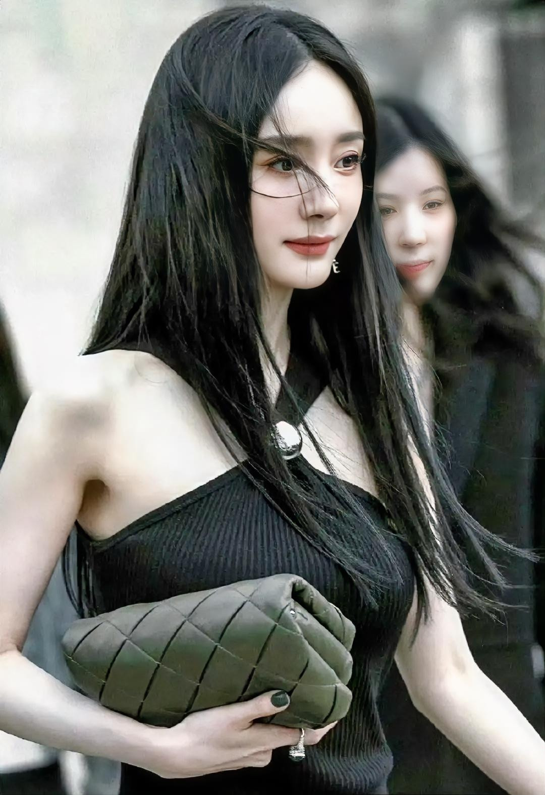 杨幂靠这个发型杀回顶流