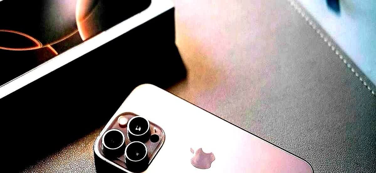 果然，能打败苹果的只有苹果。朋友那台iPhone16Pro刚到手时我