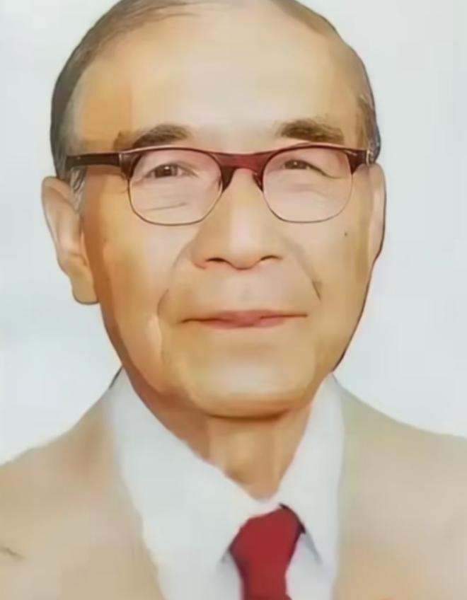85岁的他喝迷糊了，把家里23岁的小保姆当成了自己老婆。保姆没有反抗，第二