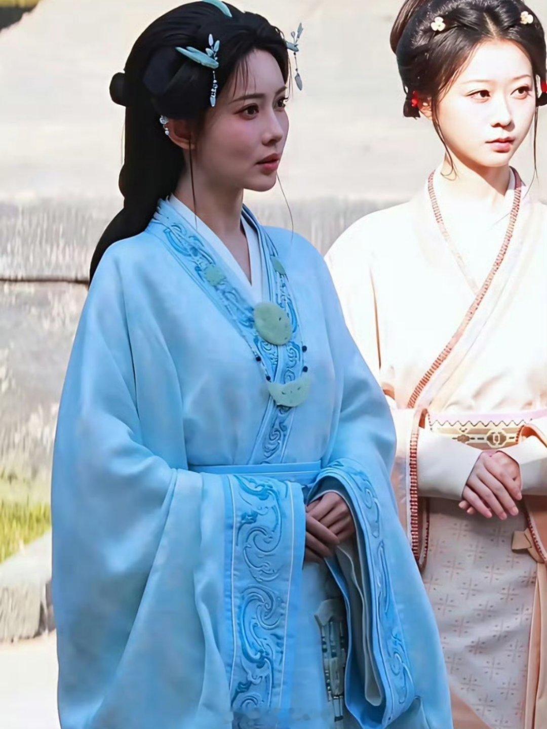 孟子义旁边的小宫女是美人心计里的小张嫣吗？这也太像了吧