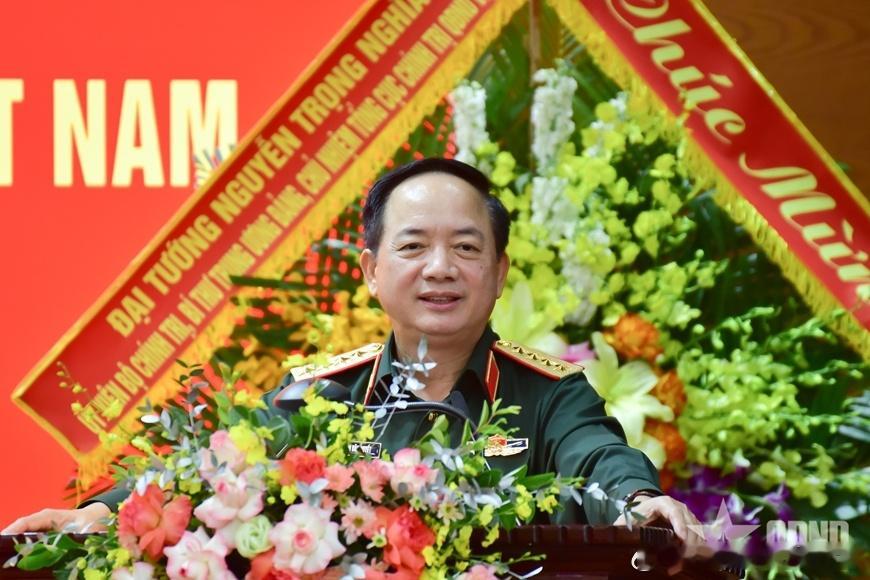 2025年11月12日下午，越南人民军总政治部在河内举行交接仪式，由中央政治局委