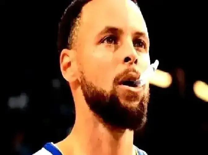 新科三分王投进320记三分，但真正的王座昨天又被库里悄悄锁定了。你看场均数