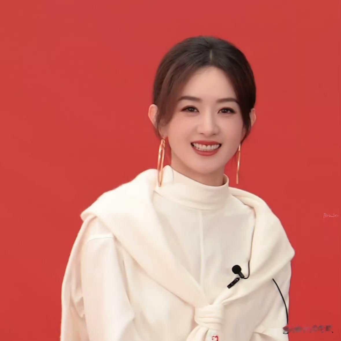 我有预感赵丽颖会一直红下去她已经是顶流这么久了，为什么还一直红，看昨晚的直播