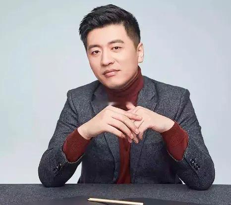 张雪峰的十大名言金句!句句都是经典:1、闭着眼睛挑一个专业，都比新闻好。2、文科