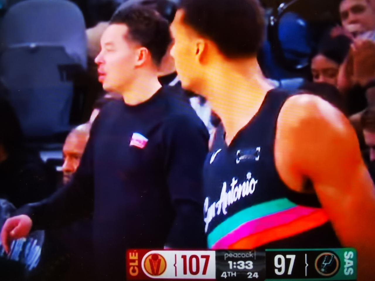 马刺难受死了马刺主场101-113，不敌骑士。接连输给爵士、骑