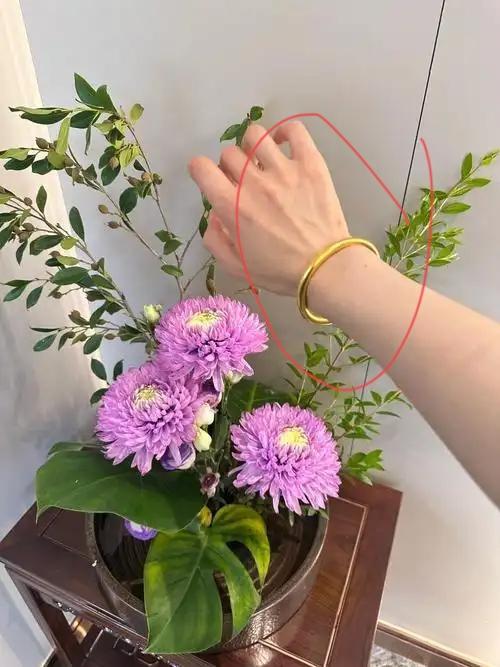 真心提醒大家，表姐在金器店打工4年，悄悄告诉我的，不要在金器店买金器！建