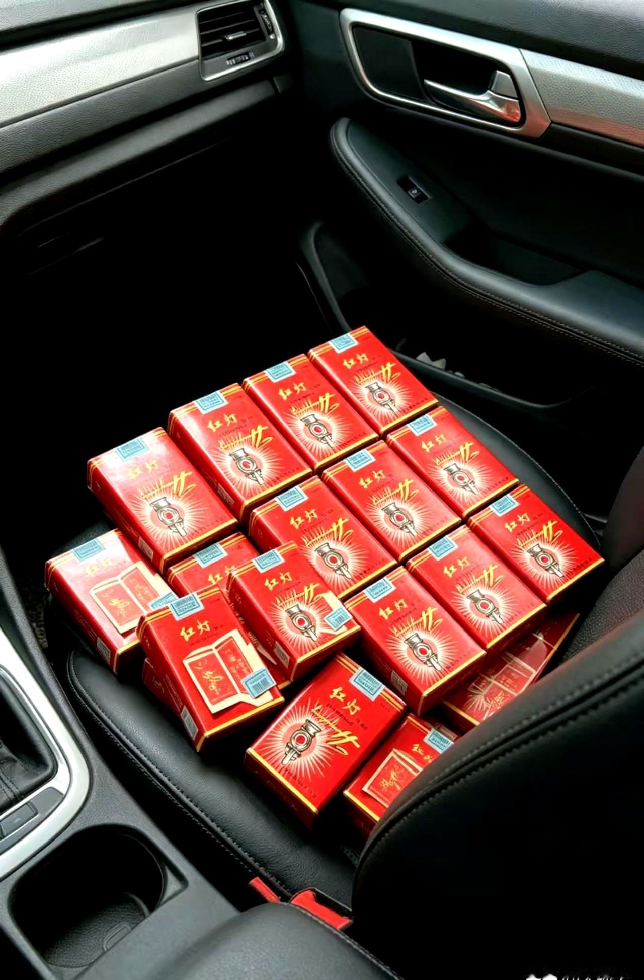 九成老烟枪都没逃过这个坑？说实话，上次哥们儿递过来一盒没见过的新牌子，烟盒设计