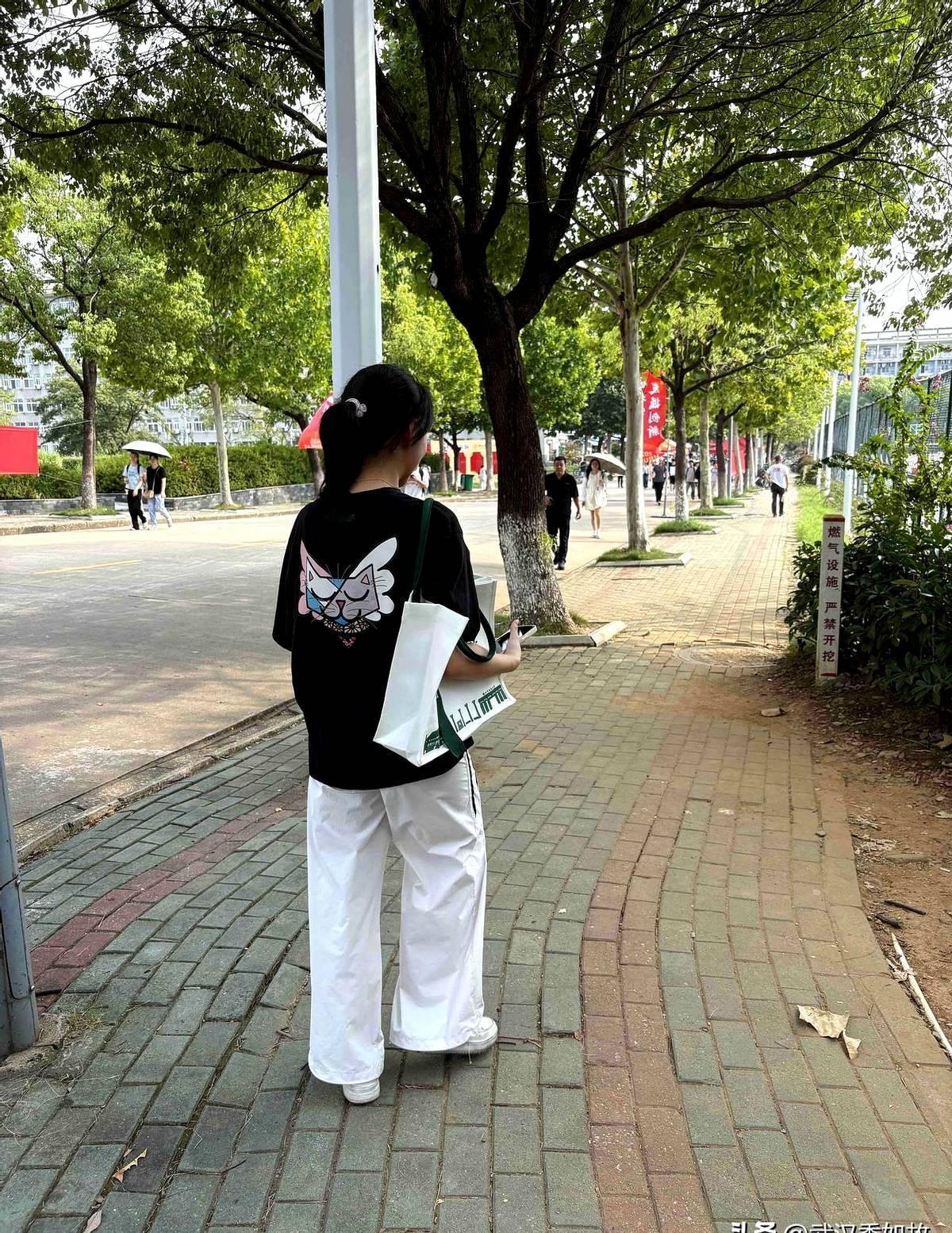 我们家丫头对我说，大学水课多，严重的占用了大量的时间。她说每天都忙忙碌碌的，但