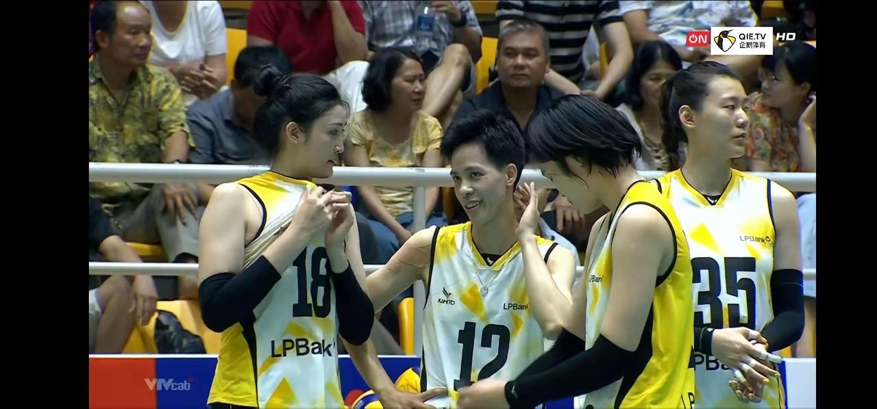 越南女排锦标赛并非你想像的那么低水平，宁平银行队效力的王艺竹，一路高开低走已累到