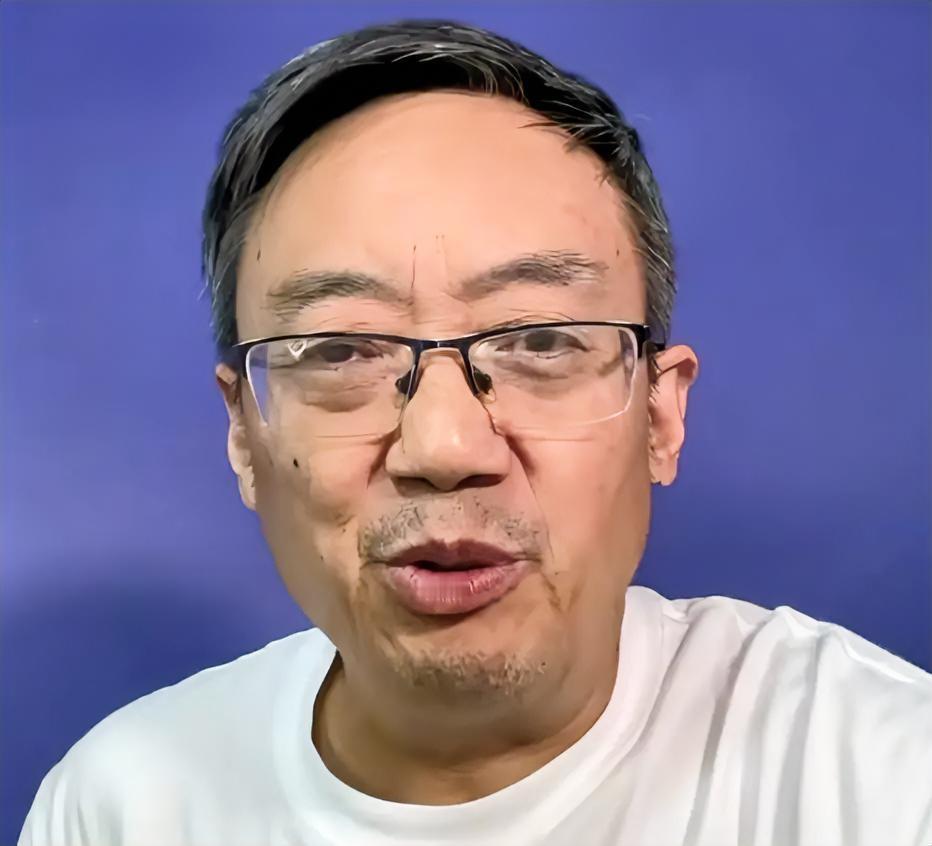 奇怪了！我反对汤家凤提出的取消英语核心课程提议，有人说，动到你的蛋糕了？我称汤家