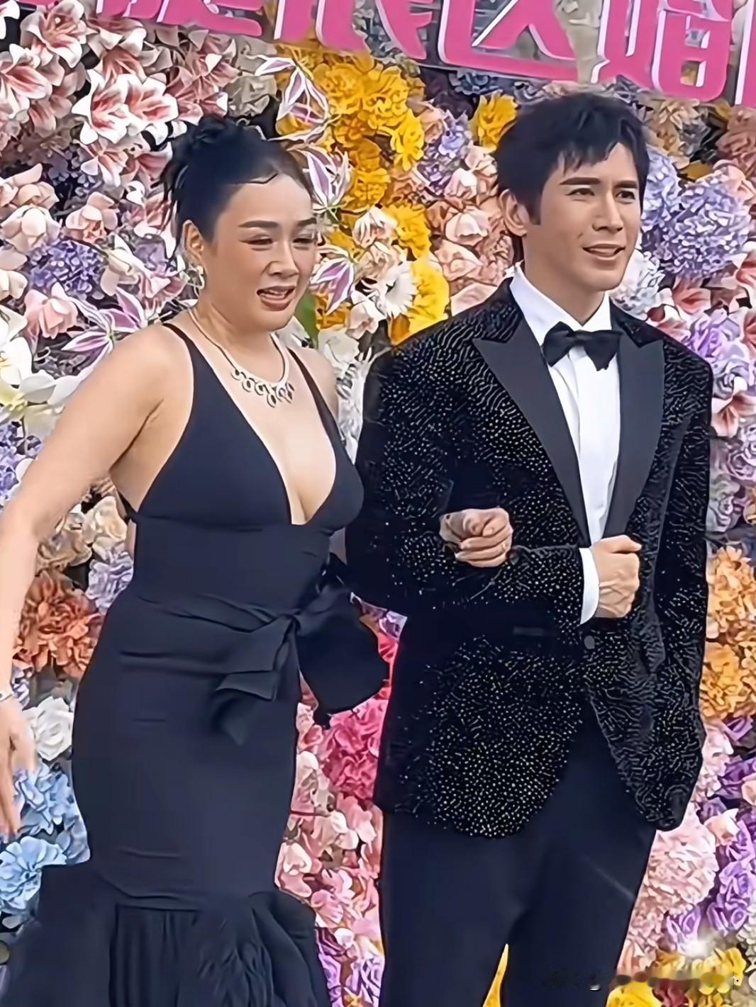 我大胆猜测一下：张伦硕和钟丽缇感情早就破裂了，所以急需一个孩子来粘合。如果钟