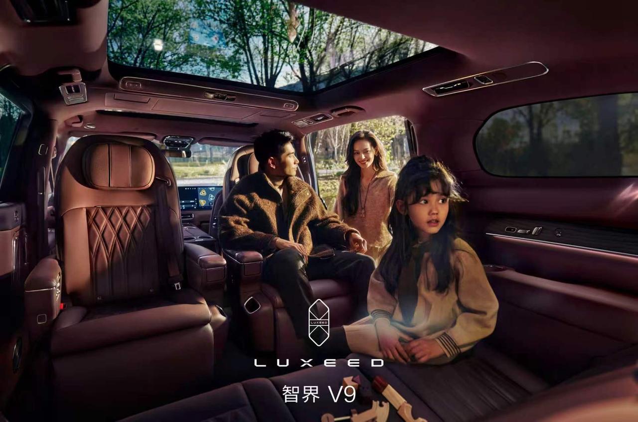 近期车圈迎来重磅惊喜，高端豪华MPV市场再添实力猛将，它就是万众期待的鸿蒙智行智