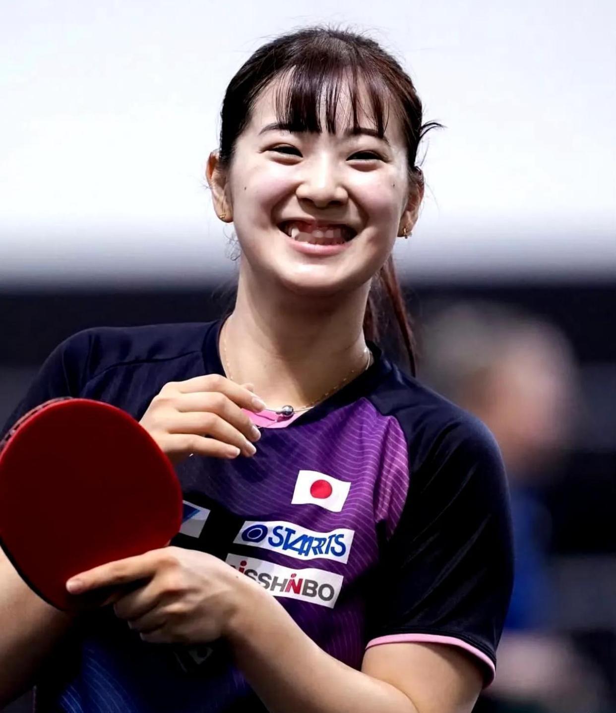 【人美心善，为孙颖莎感动】长相甜美的长崎美柚，0-4不敌孙颖莎，回国后在采访与社