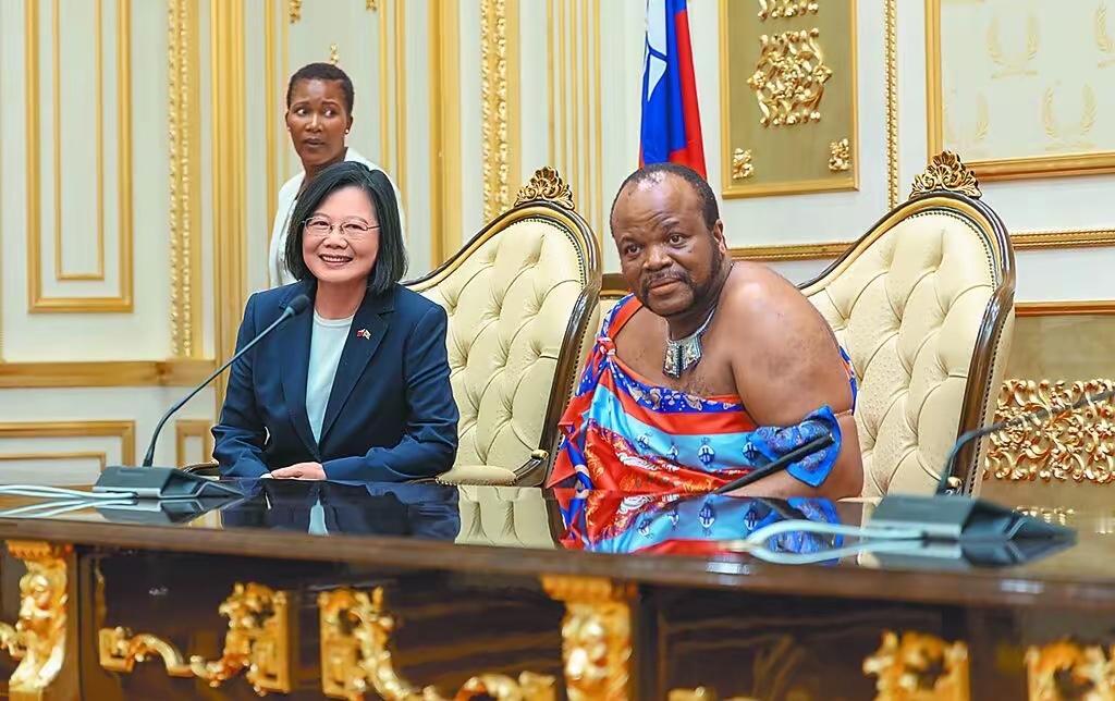 丢人现眼！赖清德要给非洲小国国王过58岁大寿，企图过境美国被拒之门外。这个国家