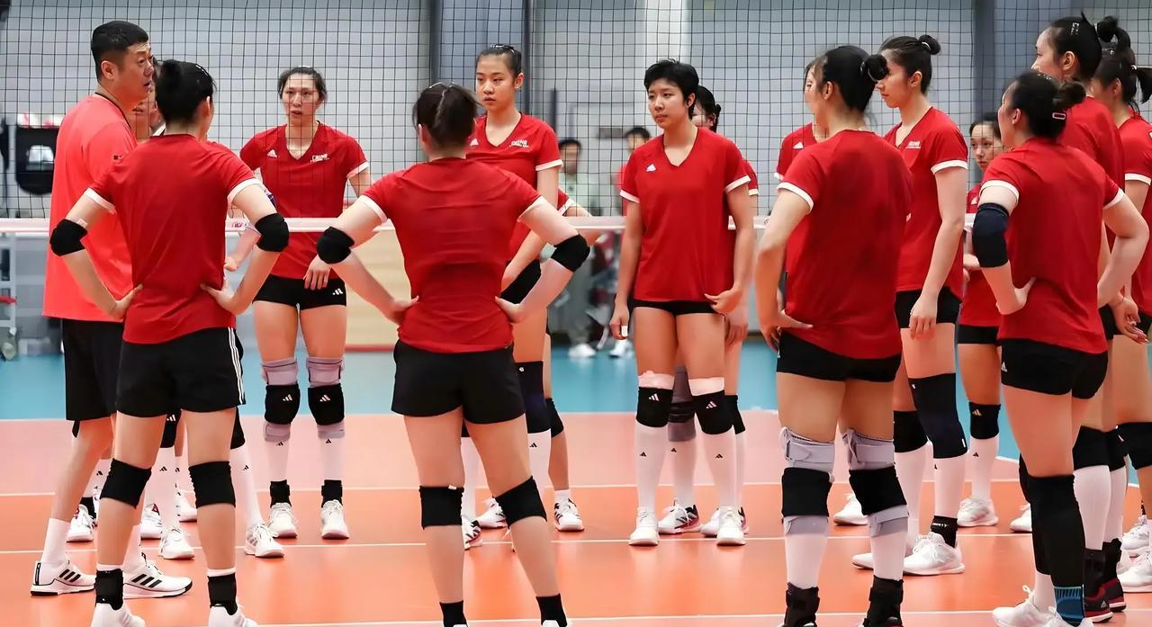 中国女排难敌多米尼加北京时间7月10日，世界女排联赛美国站将拉开帷幕。年轻的中