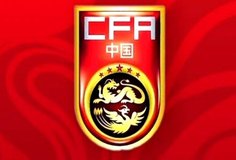 打巴勒斯坦前，邵佳一突然把韦世豪的队长袖标撸下来，套给了蒋光太。集训时确实定下了韦世豪、颜骏凌、蒋光