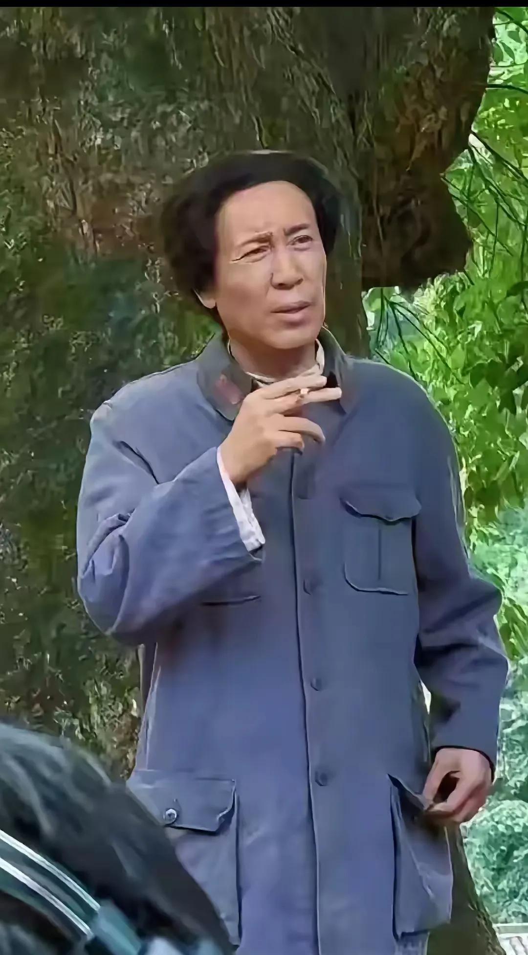一个真敢选，一个真敢接！2025年，于和伟将在电视剧《伟大的长征》中饰演伟人。