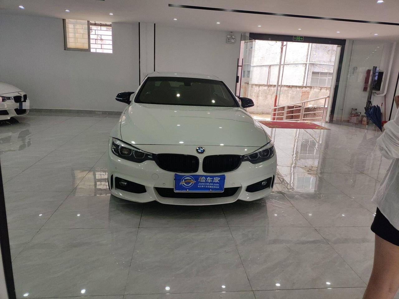 欺负小姐姐不懂车，车贩子真该死！看下面这辆二手车，介绍起来挺高大上的，又是宝马