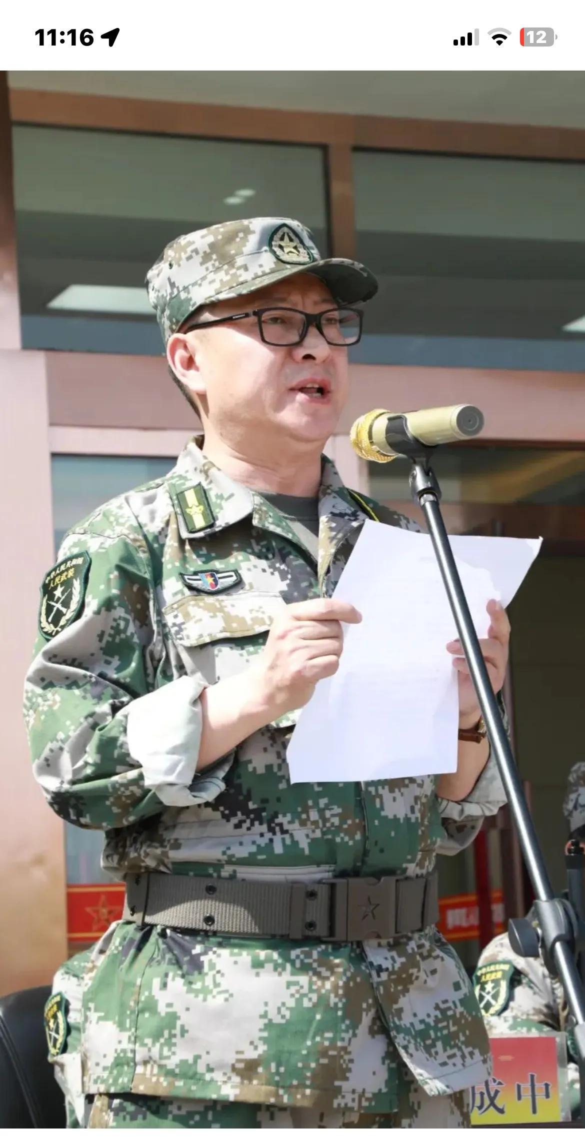 班长退伍后是可以担任民兵连连长的，但需要满足一定条件。根据《民兵工作条例》的相关
