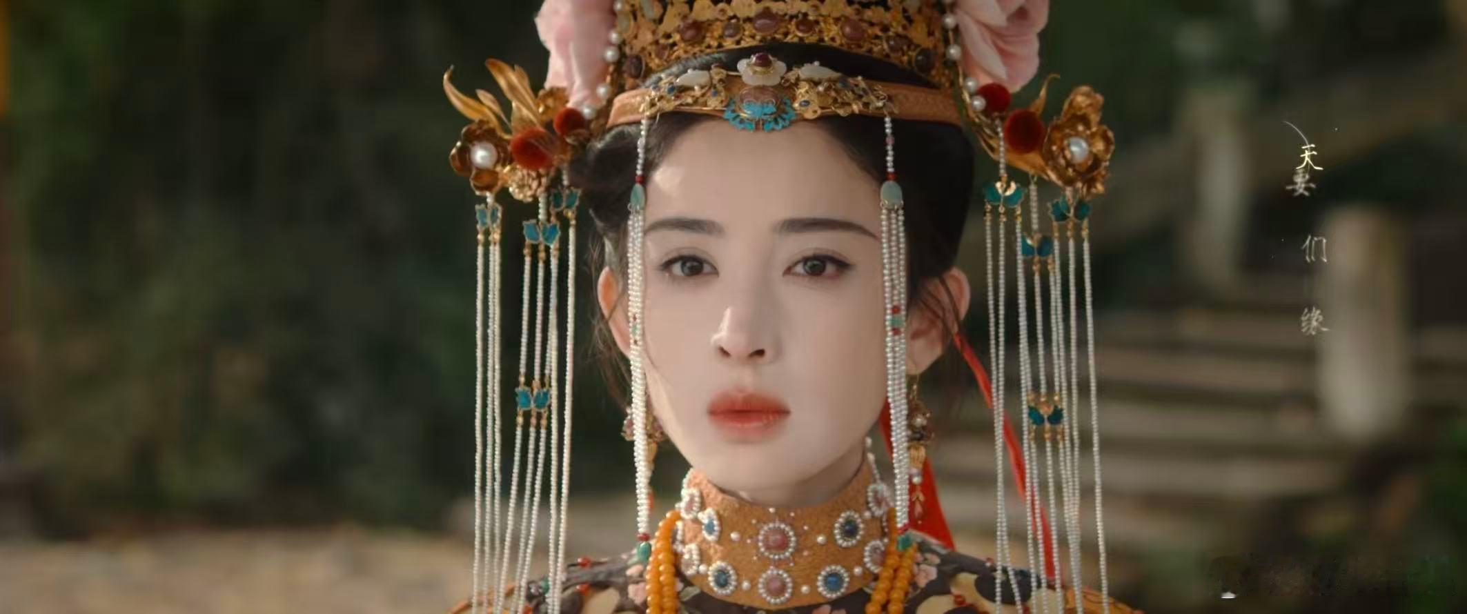 娜扎让荣善宝疯狂长出血肉娜扎真的把荣善宝演活了！在爽剧的框架里，给这个角色赋予了