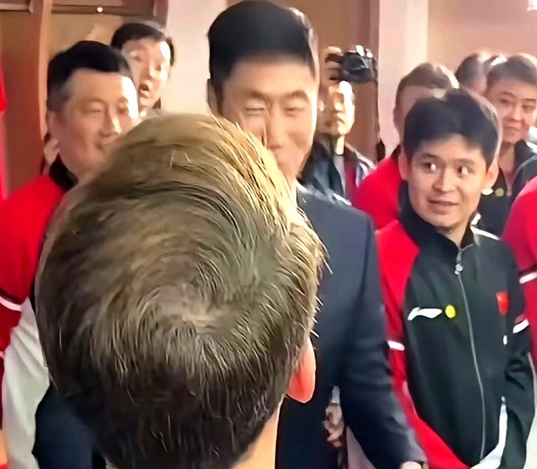 国乒这波“谦虚的凡尔赛”直接给我整不会了！现在网上吵翻了，有人说王励勤主席也