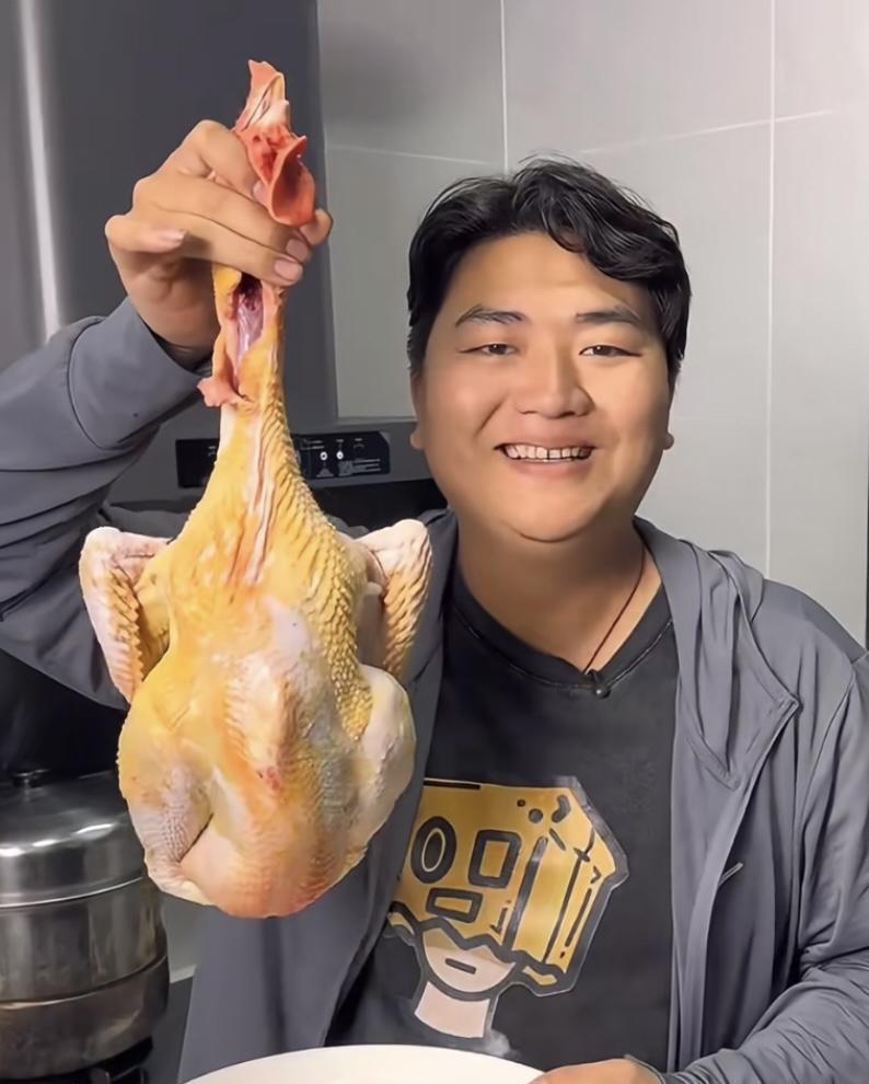没想到比全红婵先“飘”的竟然是她的哥哥，难道以为妹妹拿了世界冠军，自己就自动晋级