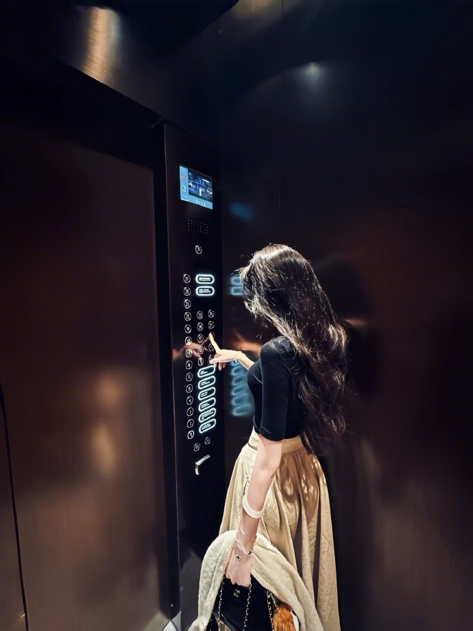 “好好生活以此来回报爱你的人也以此去回应伤害你的人”