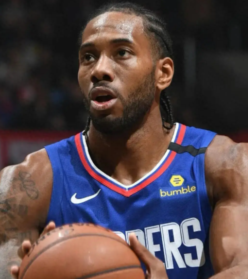 勇士为什么领跑伦纳德追逐战？两队都力不从心，都面临重建，都有强烈的交易意愿。附