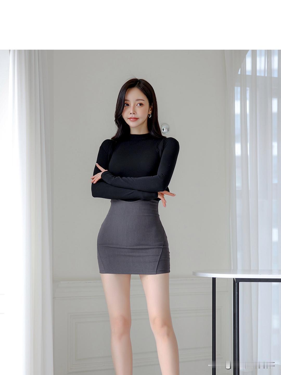 优雅的黑色裙子，无疑是气质的绝佳代言！就说孙允珠的审美，为她搭配的那身抹胸黑裙，