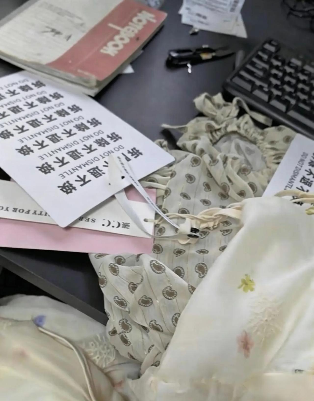 网购24件衣服拍完照全退货，平台合规背后谁在默默吃亏？你敢信？网购一次性入手