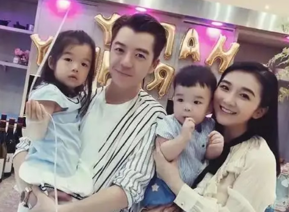 王栎鑫吴雅婷同时上热搜意难平两人和平分手，如今各自安好，离婚五年，却零绯闻吴