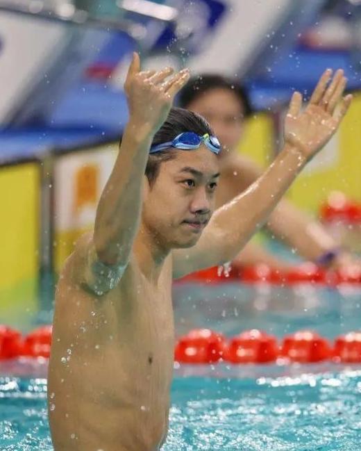 1分42秒92！孙杨13年的“天花板”，被一个18岁少年在最后50米捅穿了名古