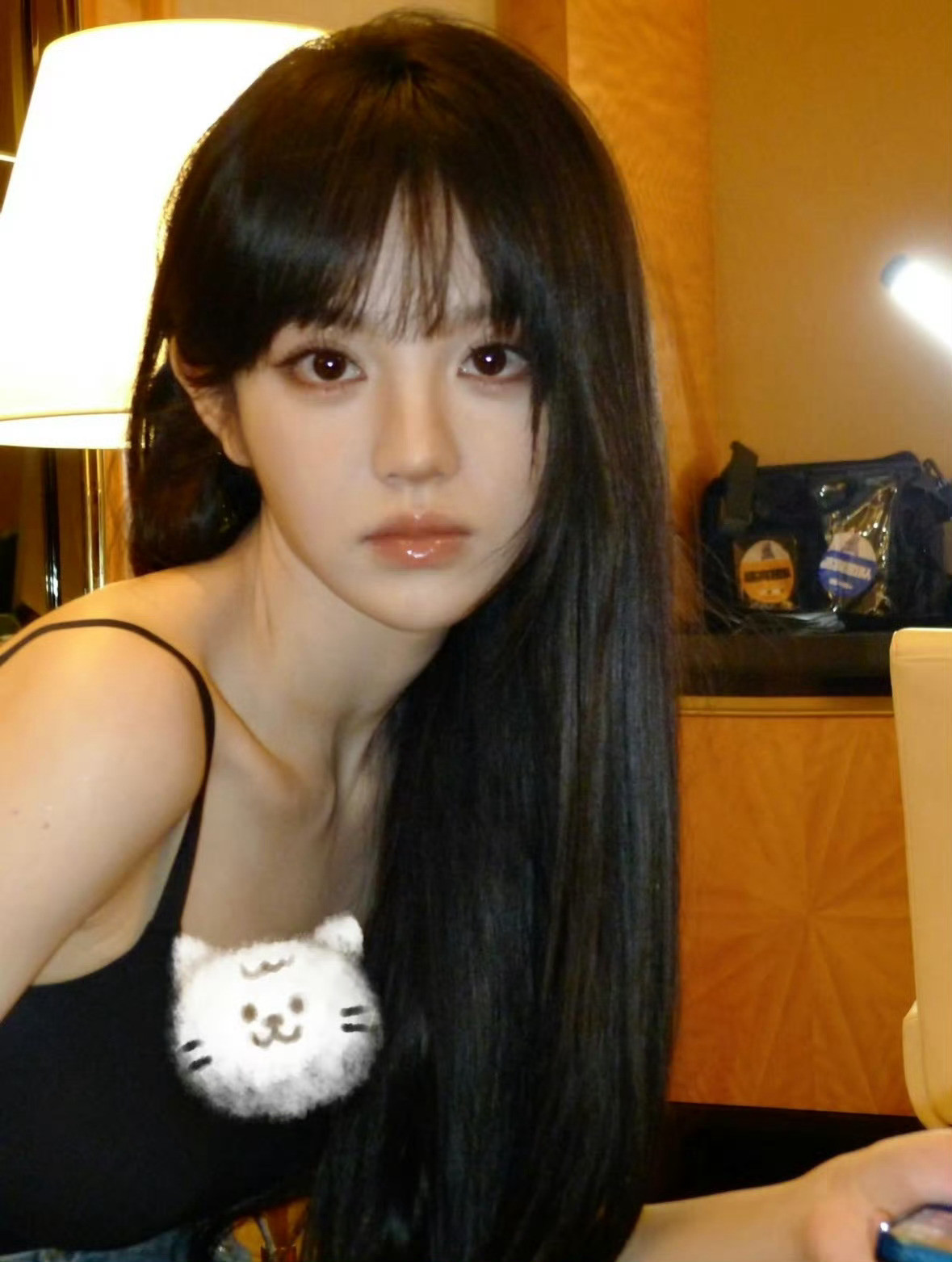 美瞳界要是出两款以前这俩人的眼珠为灵感的款式那一定要卖脱销….