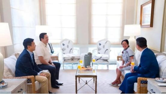 马科斯夫人邀中方进餐，不到72小时通告全球：中菲联手干了件大事 12月1