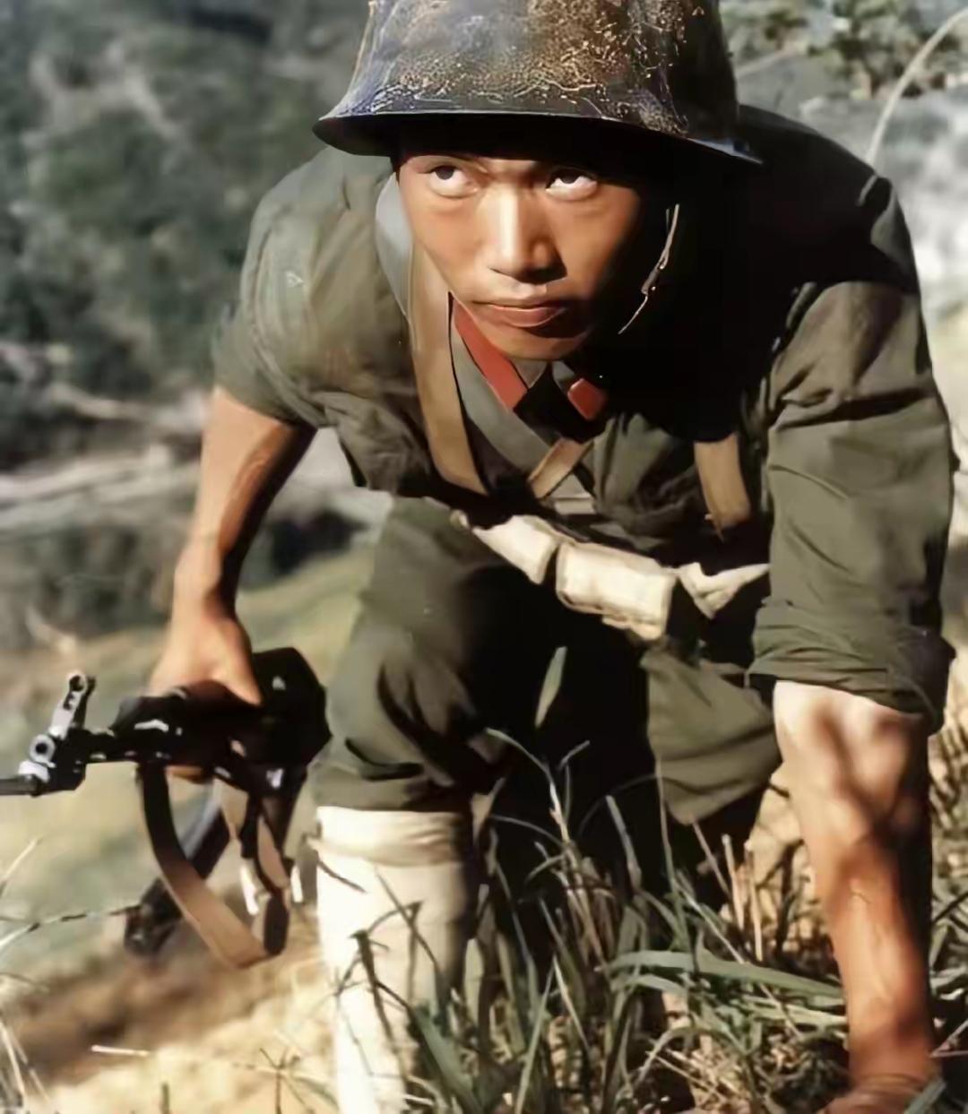 1979年，对越反击战中，一个战士奉命去前线送信，谁知他刚一赶到，就发现阵地已经