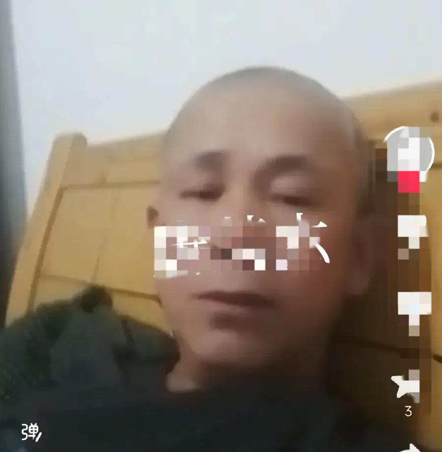 这就是泾县土菜馆老板，唐某，57岁，在当地生意做的有声有色，平常可能也是嚣张惯了